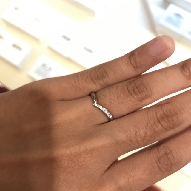 【TRECENTI(トレセンテ)の口コミ】 シンプルで華やかなデザインが多く、綺麗な指輪ばかりでした。彼女とのペ…