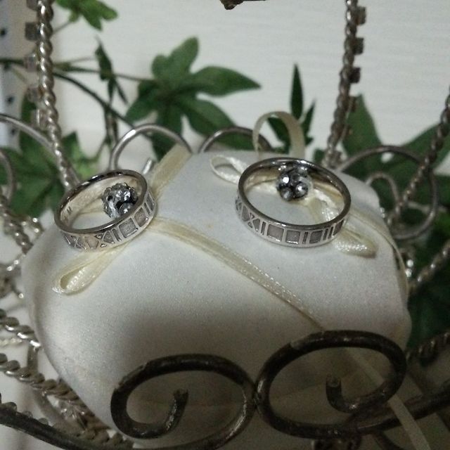 【SANJI(サンジ)の口コミ】 一見、結婚指輪っぽくないですが、自分たちが普段から私服でもつけやすいﾃ…