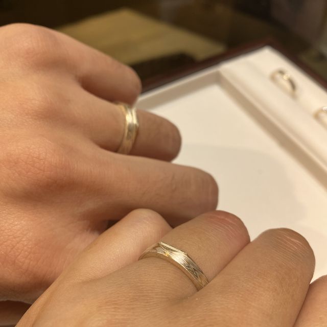 【杢目金屋(もくめがねや)の口コミ】 雑誌で結婚指輪をどちらで作成するか探していたところ、世界に1つのデザイ…