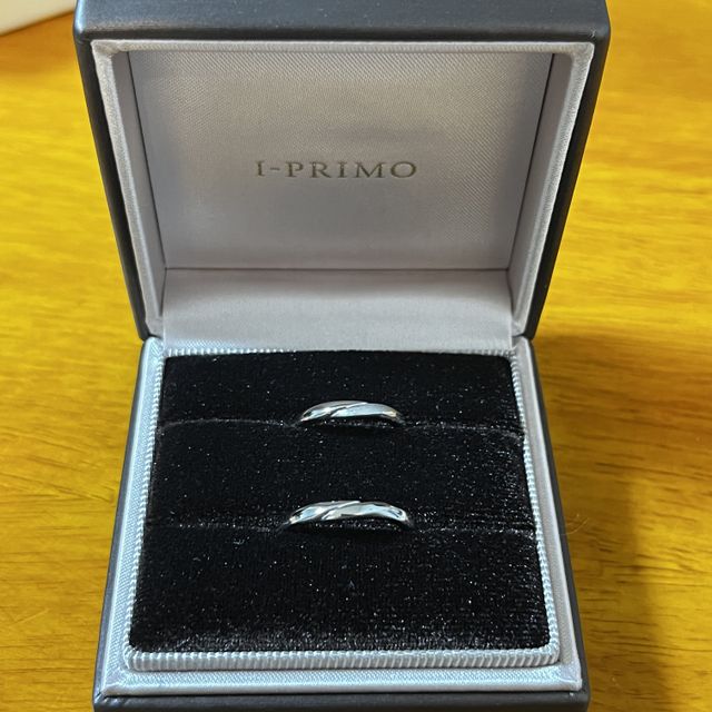 【アイプリモ(I-PRIMO)の口コミ】 ツイストしているデザインがとても素敵で、一目惚れして購入しました。値…