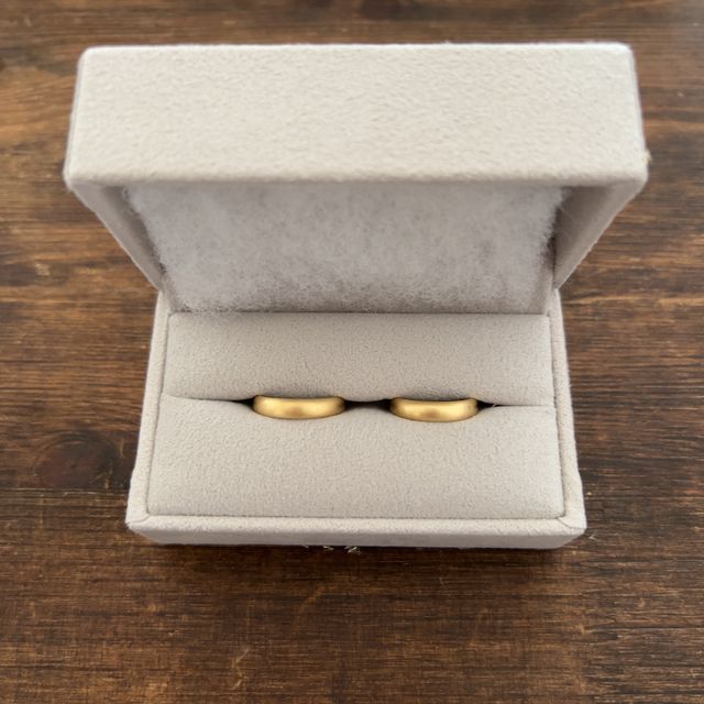 【mina.jewelry(ミナジュエリー)の口コミ】 指輪が好きで色々持っているので、手持ちの指輪とも合わせやすい事と、一…