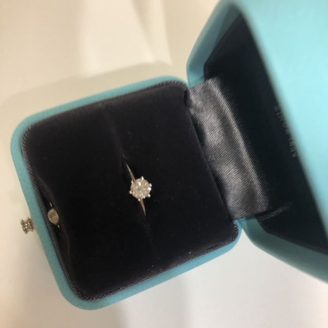 【ティファニー(Tiffany & Co.)の口コミ】 王道の婚約指輪が欲しかったため。デザイン性のあるものも悩んだけれど、…