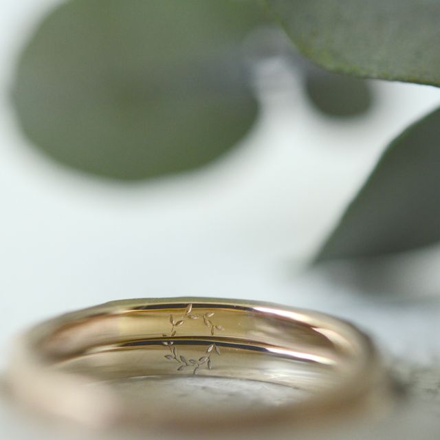 【CRAFY(クラフィ)の口コミ】 あまりきらびやかなデザインが
得意ではなかったので、肌馴染みが良い色合…