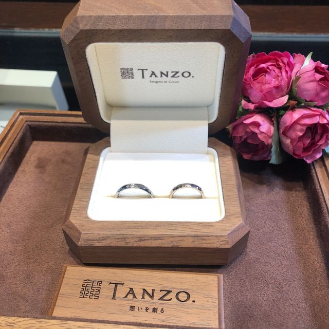 【TANZO.(鍛造指輪)の口コミ】 ・鍛造製法で丈夫。
・自分たちが考えたデザインで作ってもらえる。
・他…