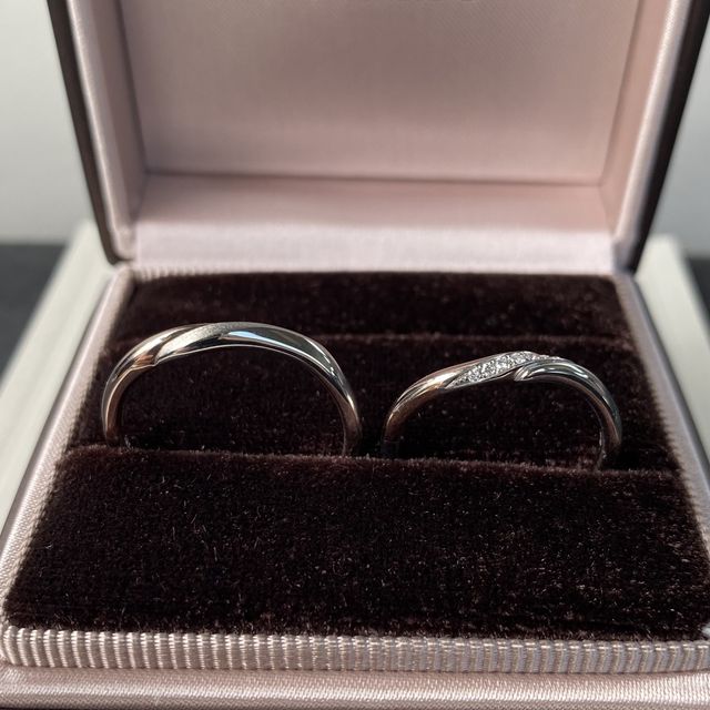 【アイプリモ(I-PRIMO)の口コミ】 細身でウェーブのデザインを探していました。
実際に試着してみて思ってい…