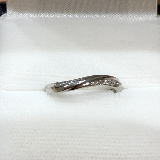 【銀座ダイヤモンドシライシの口コミ】 お店に行った際にはどんな指輪がいいかイメージが全くついていませんでし…