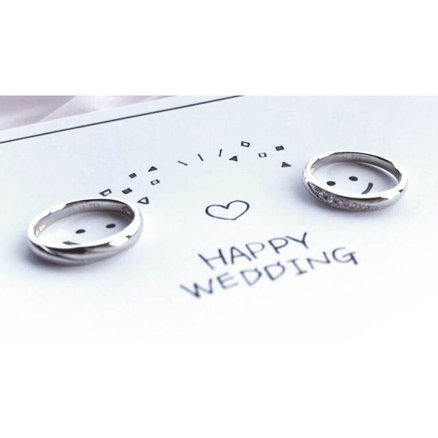 【Pink Dolphin Diamond(ピンクドルフィンダイヤモンド)の口コミ】 妻である私のこだわりが強く、結婚指輪探しには大変苦労しました。
・ピン…