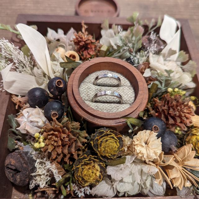 【鎌倉彫金工房の口コミ】 様々なデザインの指輪サンプルを見せて頂き、好みのデザインがすんなりと…