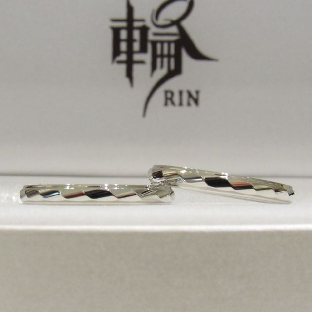 【輪-RIN-の口コミ】 シンプルかつ少しアクセントのあるデザインと、手頃な価格帯が魅力的だっ…