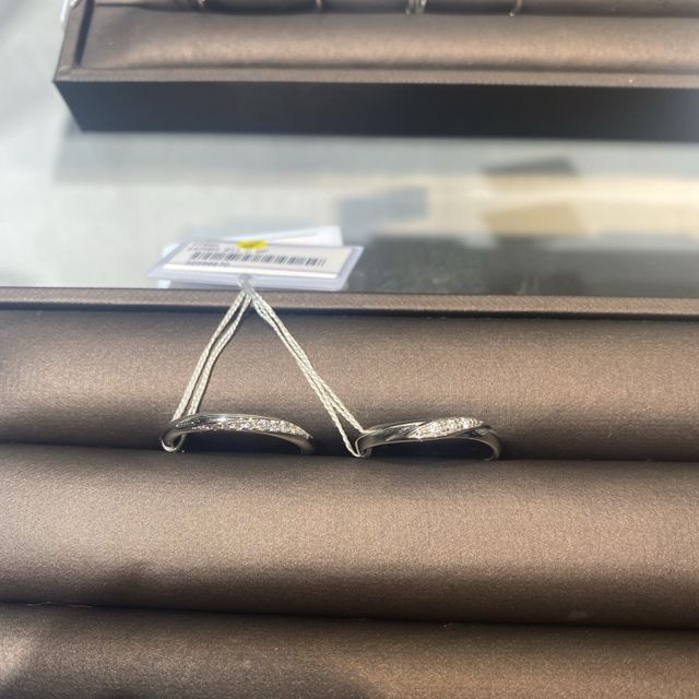 【アイプリモ(I-PRIMO)の口コミ】 華やかな物が好きな私はシンプルだと味気なく感じたので、画像のような華…