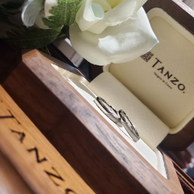 【TANZO.(鍛造指輪)の口コミ】 加工の種類が豊富でいくつか迷いましたが、どちらも取り入れる提案をして…