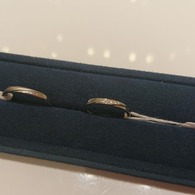 【4℃ BRIDAL(ヨンドシーブライダル)の口コミ】 男性用はシンプル、女性用はダイヤがキラキラしているものを探しており、…