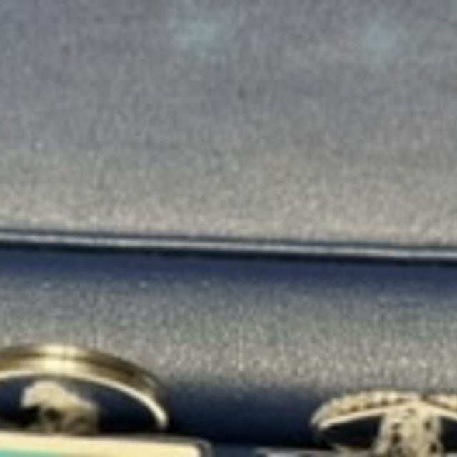 【銀座ダイヤモンドシライシの口コミ】 デザイン、価格、着け心地がよく購入しました。
また、担当してくださった…