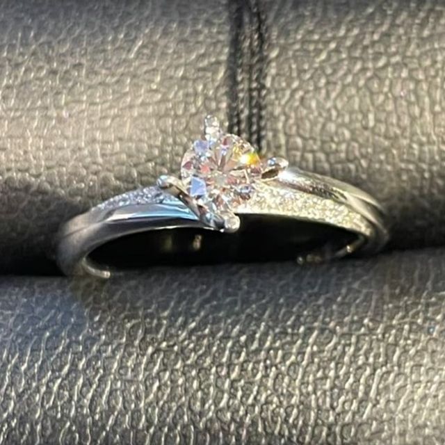 【エクセルコダイヤモンド(EXELCO DIAMOND)の口コミ】 シンプルなデザインなのに、スタイリッシュで洗練されていて、とてもステ…