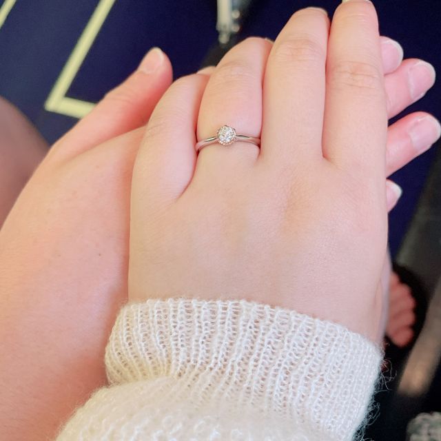 【TOMOE(トモエ)の口コミ】 いただいたものです。私の名前を冠したもので、つぼみのような台座がとて…