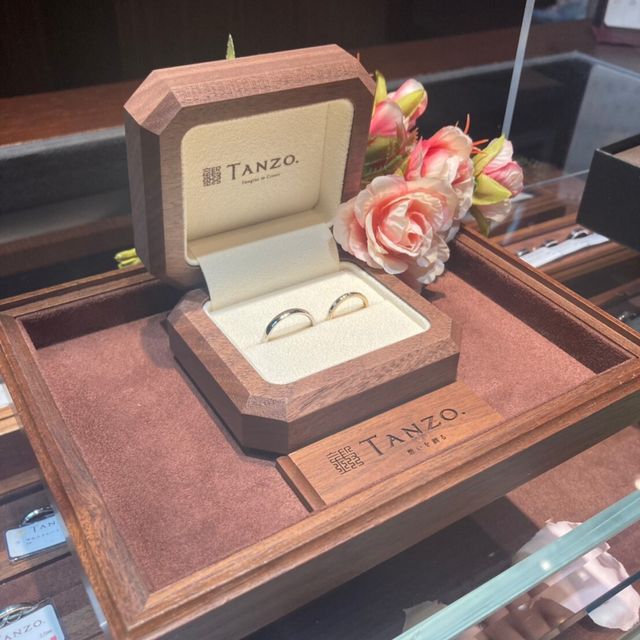 【TANZO.(鍛造指輪)の口コミ】 結婚指輪購入にあたり何店舗も回りましたが、つけ心地の滑らかさが段違い…