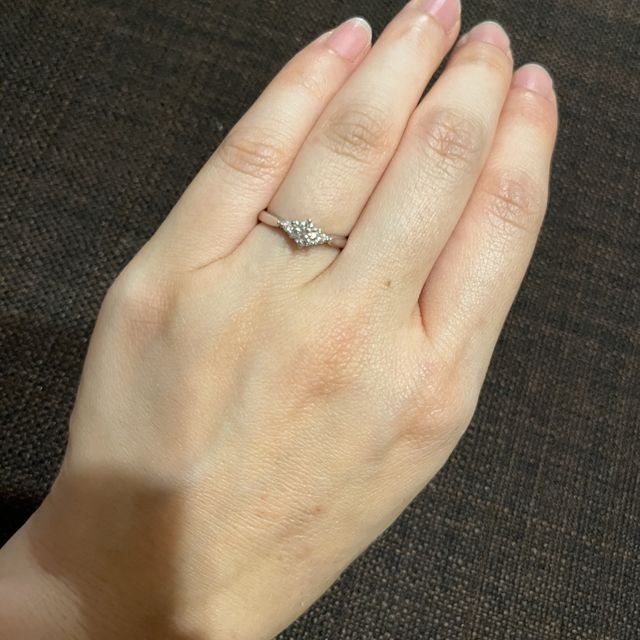 【銀座ダイヤモンドシライシの口コミ】 ダイヤモンドの質がよいものにやっぱり惹かれました。他のブランドに比べ…