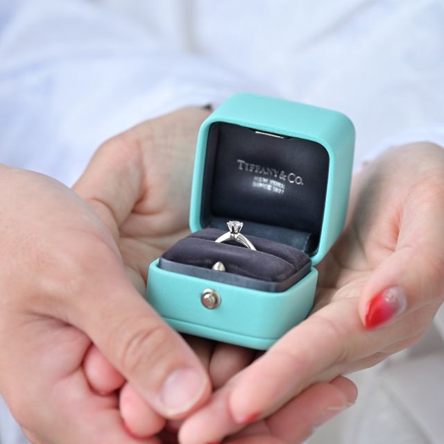【ティファニー(Tiffany & Co.)の口コミ】 プロポーズの際に、夫からサプライズでプレゼントしていただきました。夫…