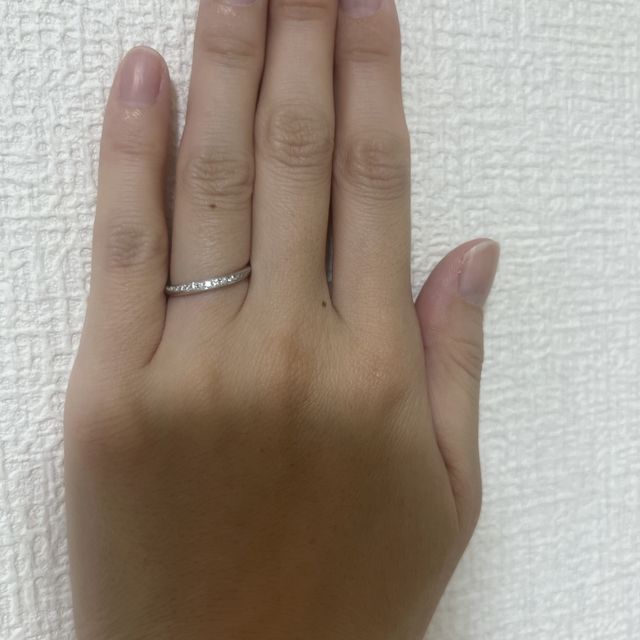 【銀座ダイヤモンドシライシの口コミ】 インスタでこの指輪を着けている方を見て興味を持ちました。もとは太めの…