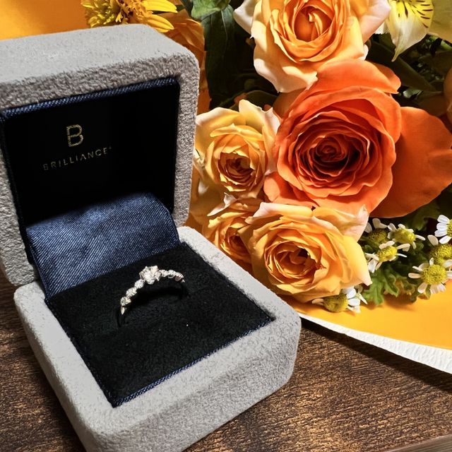 【BRILLIANCE+(ブリリアンスプラス)の口コミ】 先にプロポーズをして貰い、婚約指輪と結婚指輪両方二人で買いに行きまし…