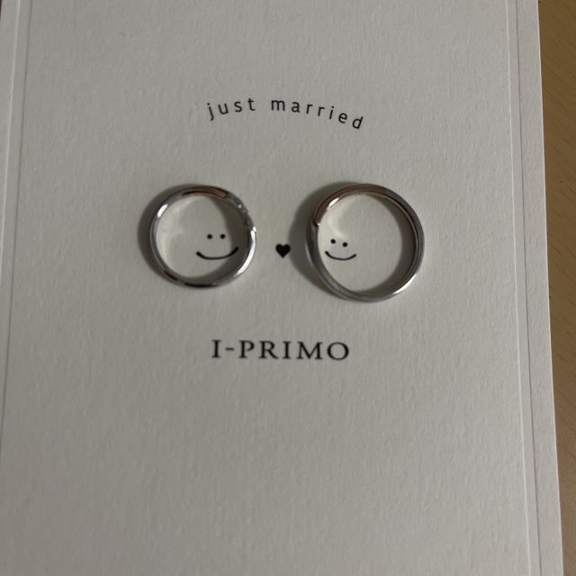 【アイプリモ(I-PRIMO)の口コミ】 初めはゴールド(肌馴染みの良い)で
指輪を探していたのですが
プラチナと…