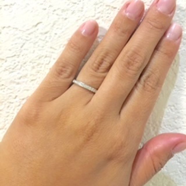 【カルティエ(Cartier)の口コミ】 プラチナバンドの幅が太すぎず細すぎず安定感があるので指が華奢じゃない…