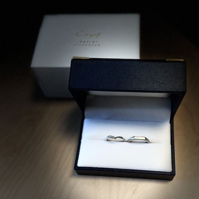 【Cayof(カヨフ)の口コミ】 夫婦それぞれに、自分に似合うと思える指輪を選びました。
デザインもテク…