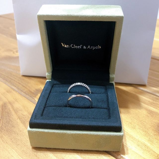 【ヴァン クリーフ＆アーペル(Van Cleef & Arpels)の口コミ】 ネットで調べていた時は全く候補に入れてなかったのですが、購入すると決…