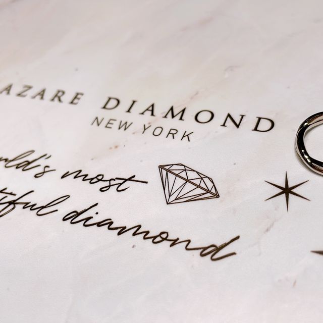 【ラザール ダイヤモンド(LAZARE DIAMOND)の口コミ】 ねじりのあるデザインが好きな彼とダイヤモンドが入ったデザインが好きな…