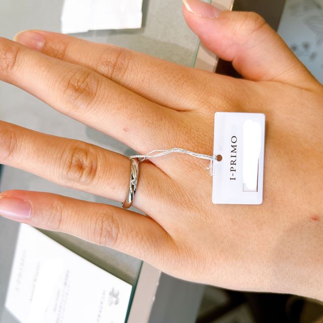 【アイプリモ(I-PRIMO)の口コミ】 素材は色々なサイトを見てプラチナを選択。他にはゴールドやピンクゴール…