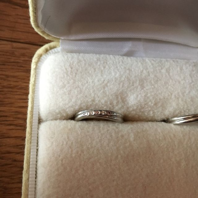 【ミルフローラ(Milluflora)の口コミ】 プラチナ99パーセントでさびないところと
ピンクダイヤと普通のダイヤの配…