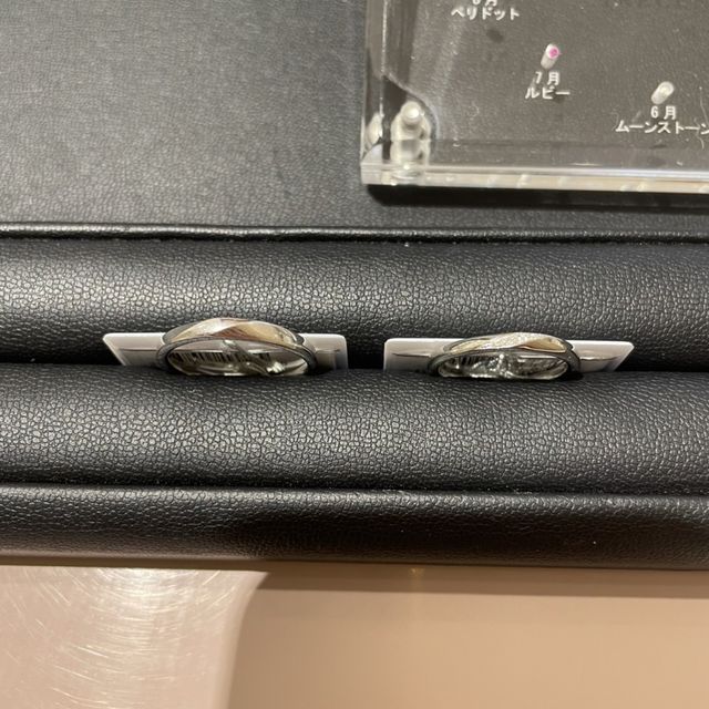 【TRECENTI(トレセンテ)の口コミ】 最初はシンプルな太めの目立つ指輪がいいのかなと思っていたのですが、写…