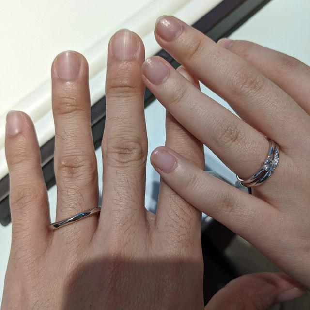 【銀座ダイヤモンドシライシの口コミ】 1番の決めてはデザインです。2人で値段などの他の条件よりもデザインを重…