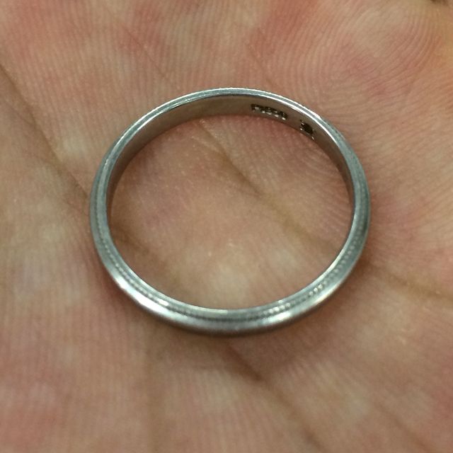 【サマンサティアラブライダル(Samantha Tiara Bridal)の口コミ】 指輪を探す際に、いくつか選ぶポイントがありまして、
・極力シンプルなデ…