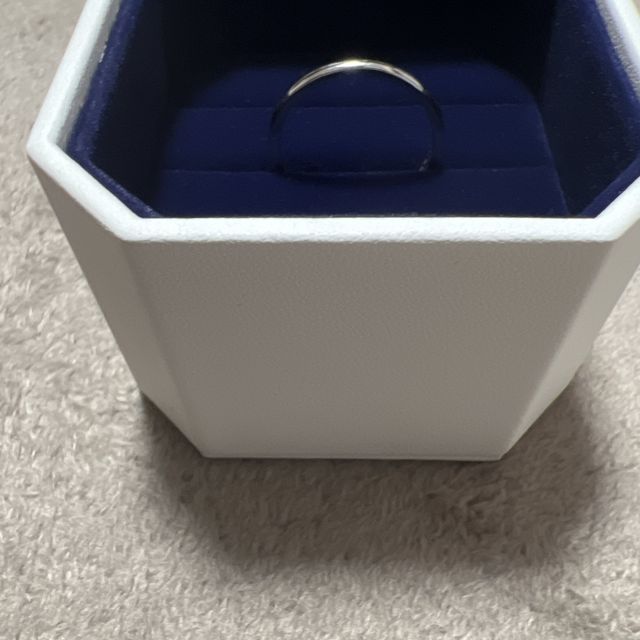 【4℃ BRIDAL(ヨンドシーブライダル)の口コミ】 シンプルなデザインを探していたのでとても気に入ってます
値段も
予算ピ…