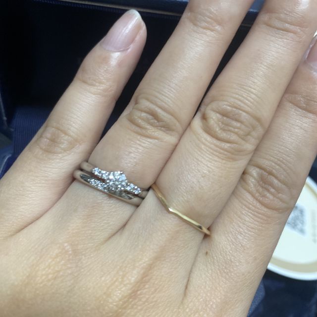【銀座ダイヤモンドシライシの口コミ】 ダイヤモンドの品質。
デザイン。
試着した時にとてもフィットする感じで…
