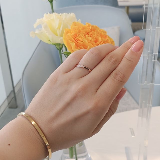 【ヴァンドーム青山(VENDOME AOYAMA)の口コミ】 単純な直線のリングではなく、ねじりのあるデザインが個性があり可愛かっ…