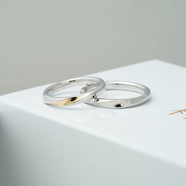 【THREE TREES(スリーツリーズ)の口コミ】 デザインはとても迷いました！
テイストごとのサンプルを
実際に手に当て…