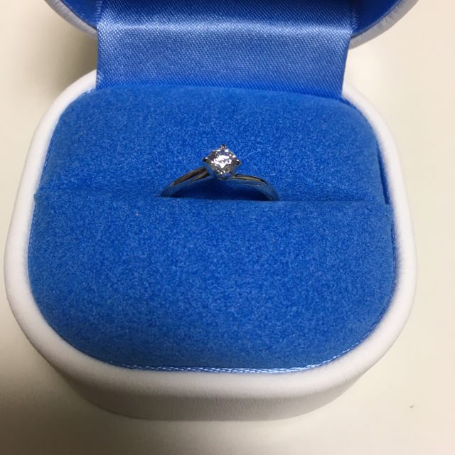 【銀座ダイヤモンドシライシの口コミ】 ダイヤモンドの輝きが綺麗だったのが一番の決め手です。沢山のダイヤモン…