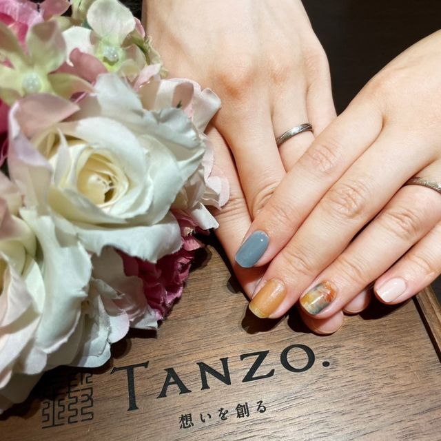【TANZO.(鍛造指輪)の口コミ】 デザインは様々な見本からカスタマイズをさせていただきました。色もたく…