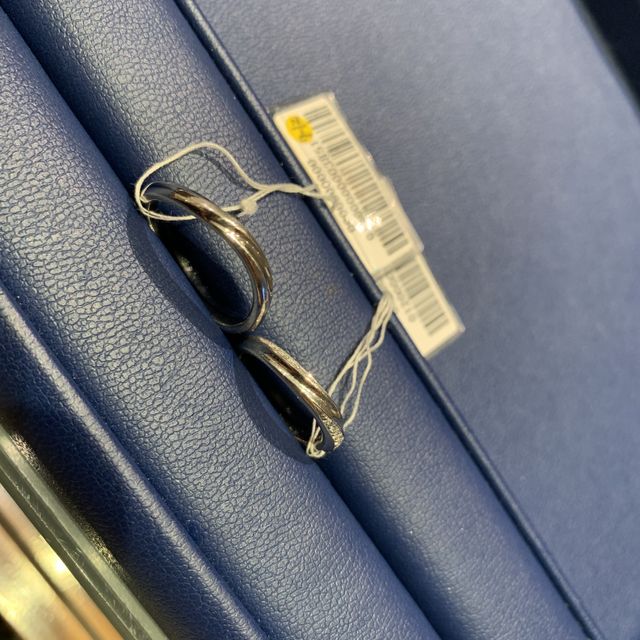 【銀座ダイヤモンドシライシの口コミ】 元々ウェーブの指輪がよいと思っていましたが、店員さんからのおすすめで…