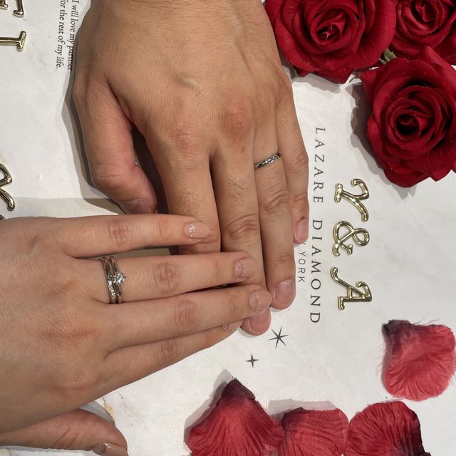 【ラザール ダイヤモンド(LAZARE DIAMOND)の口コミ】 何店舗も回ってかなり悩んだ結果、こちらのダイヤがとても綺麗に見えたの…