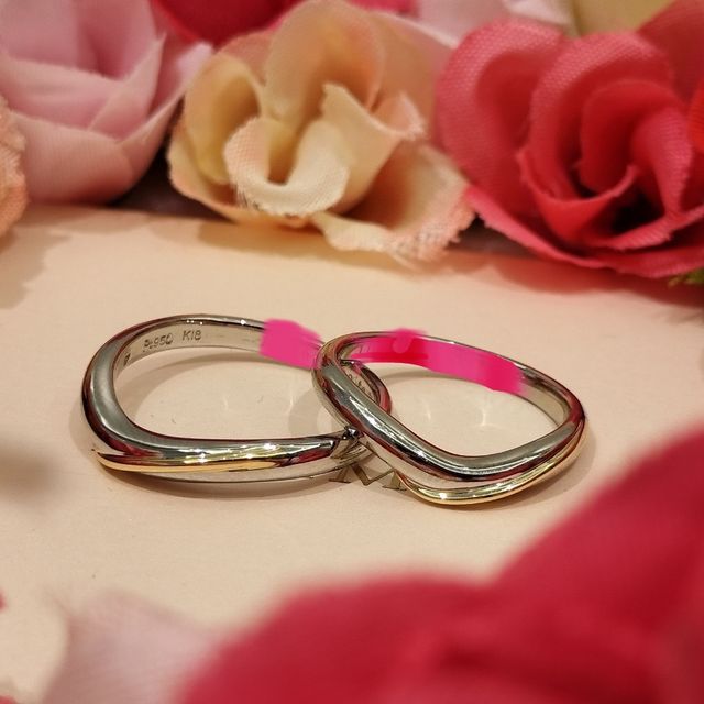 【アイプリモ(I-PRIMO)の口コミ】 お互い指が細めだったので馴染みやすいV字や、ウエーブ系の物を探していま…