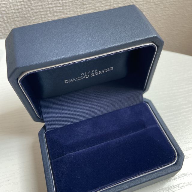 【銀座ダイヤモンドシライシの口コミ】 指輪が、内側が他のところと違うらしくて、
つけてる感がほんとないです！…