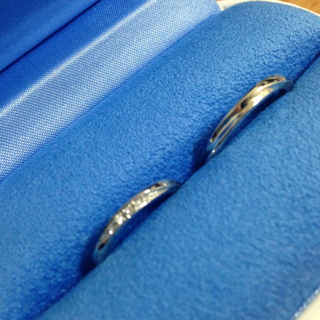 【銀座ダイヤモンドシライシの口コミ】 メレダイヤが付いたストレートっぽいウェーブを探していたので、理想通り…