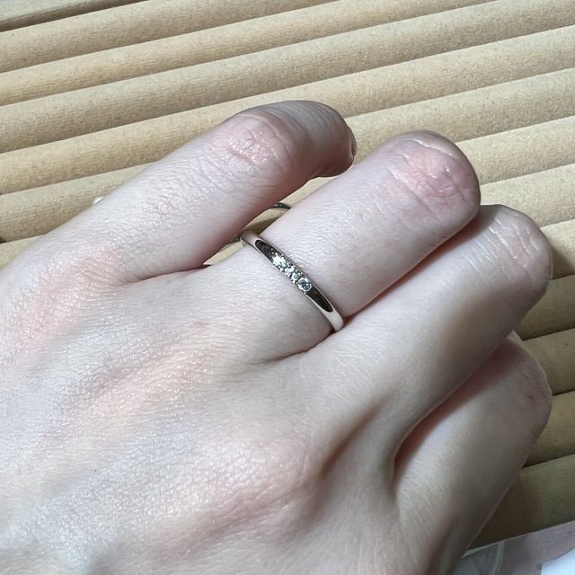 【TRECENTI(トレセンテ)の口コミ】 ３粒ダイヤの結婚指輪を試着させて頂きました。
３粒ダイヤにも2種類あっ…