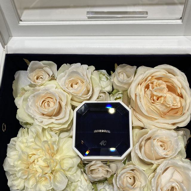 【4℃ BRIDAL(ヨンドシーブライダル)の口コミ】 婚約指輪も普段使いしたかったので、後に結婚指輪と重ね付けできて普段使…