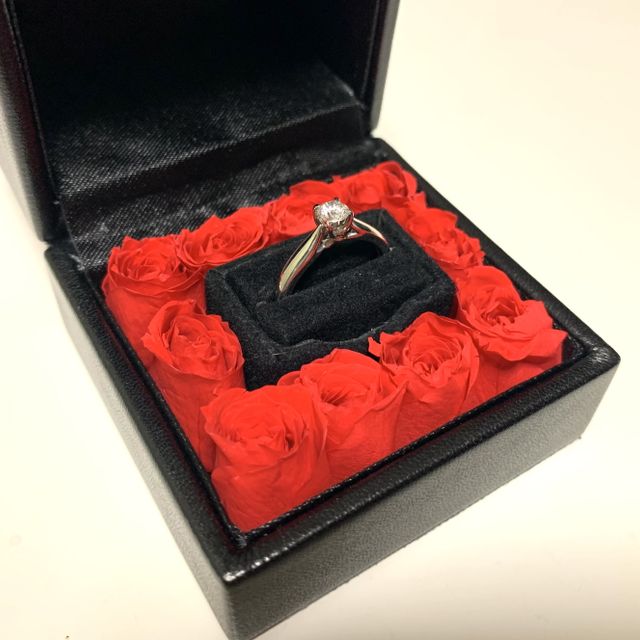 【エクセルコダイヤモンド(EXELCO DIAMOND)の口コミ】 指輪のデザインは私に決めて欲しいということで、ダイヤモンドだけでプロ…