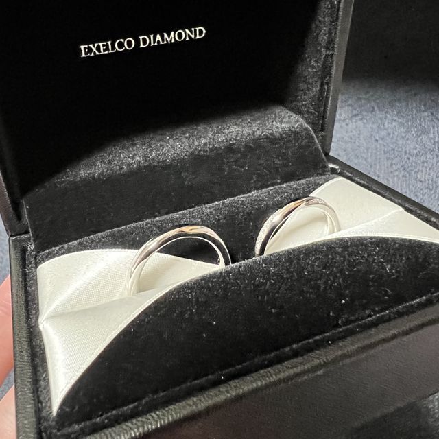 【エクセルコダイヤモンド(EXELCO DIAMOND)の口コミ】 一番重視したのはデザインです。鏡面仕上げの一部分をマット仕上げにして…