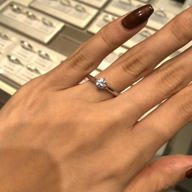 【アイプリモ(I-PRIMO)の口コミ】 流れるタイプの方が指にフィットする感じはありました。流れるタイプも種…